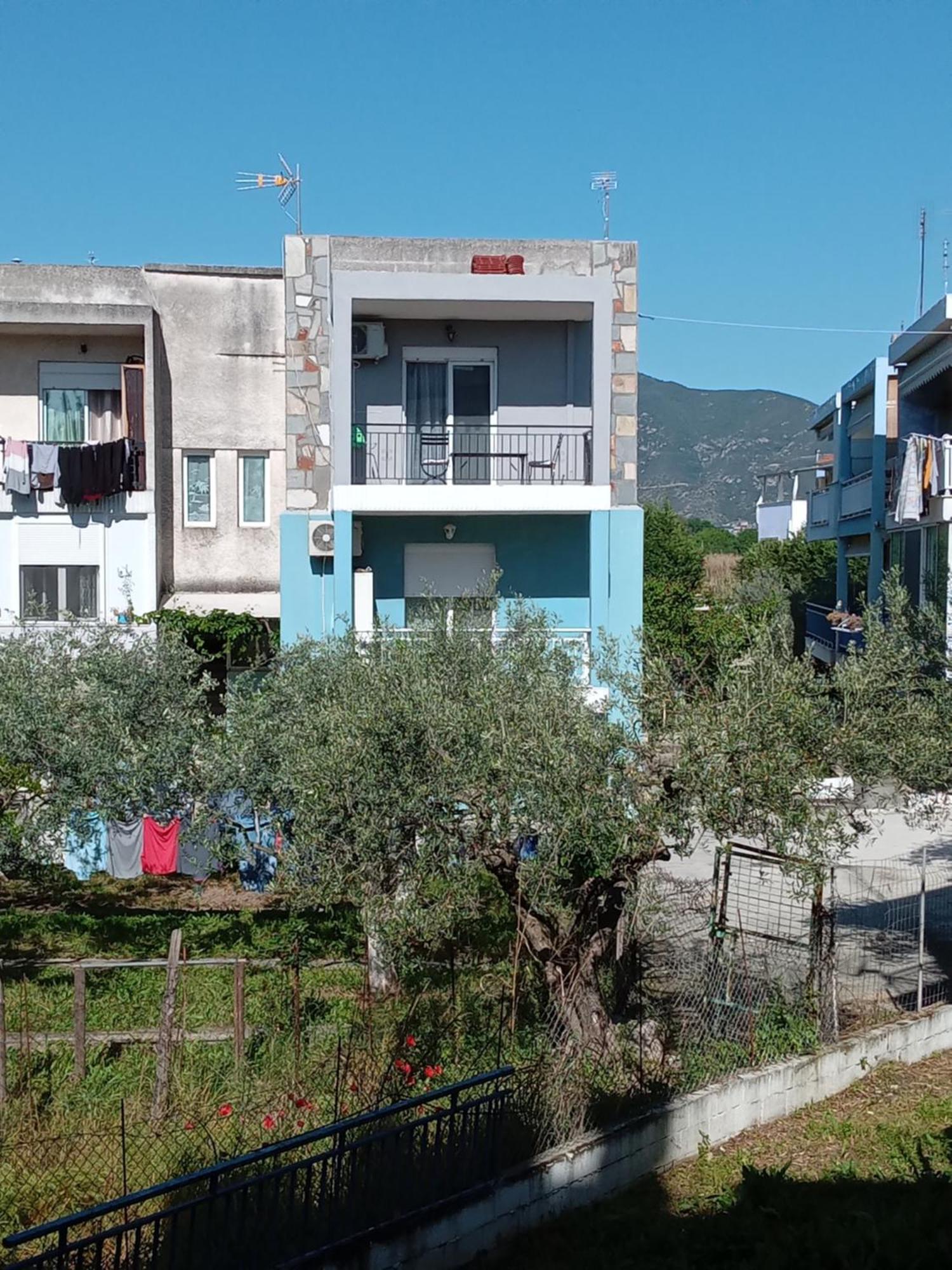 Leonidas Apartments Nea Peramos  Exterior photo