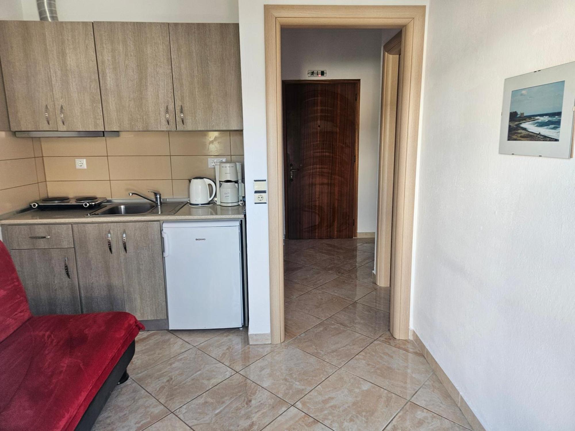 Leonidas Apartments Nea Peramos  Room photo
